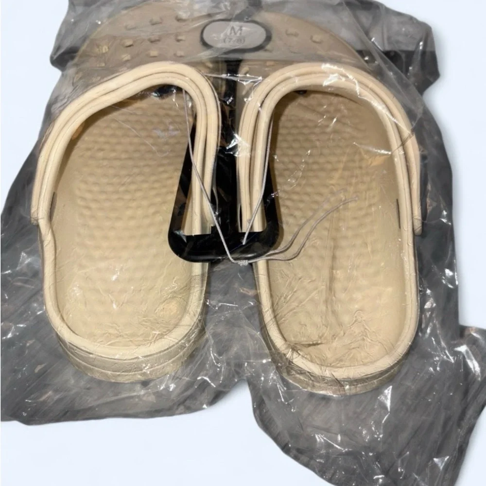 Beige Slip-On Clogs NWT Size M 7/8